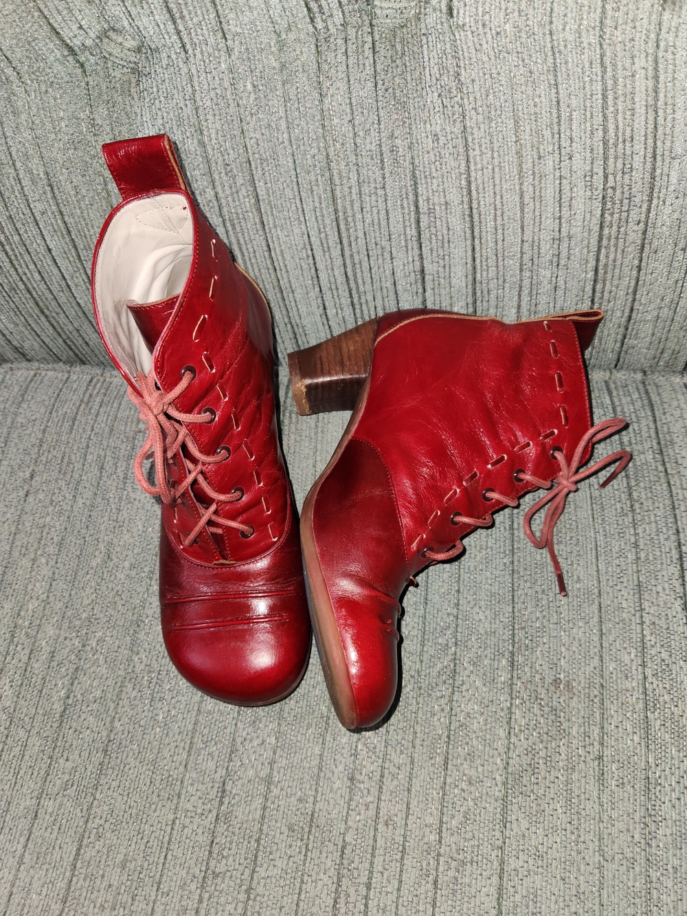 🍉John Fluevog Operetta Lace-Up Ankle Boots
